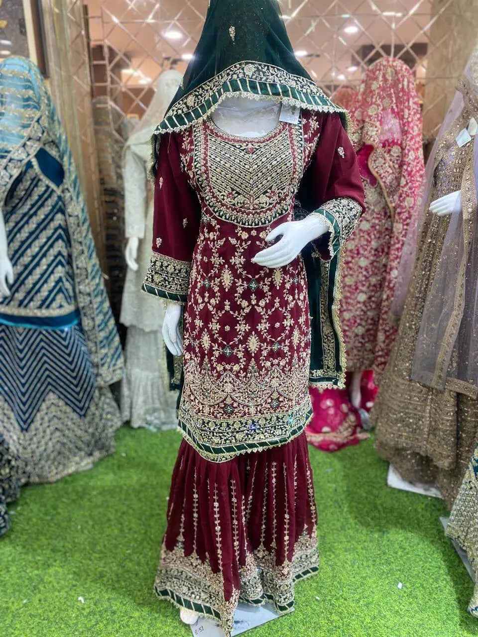 Traditional Pakistani Suit with Dupatta – Bridal & Party Wear ✨